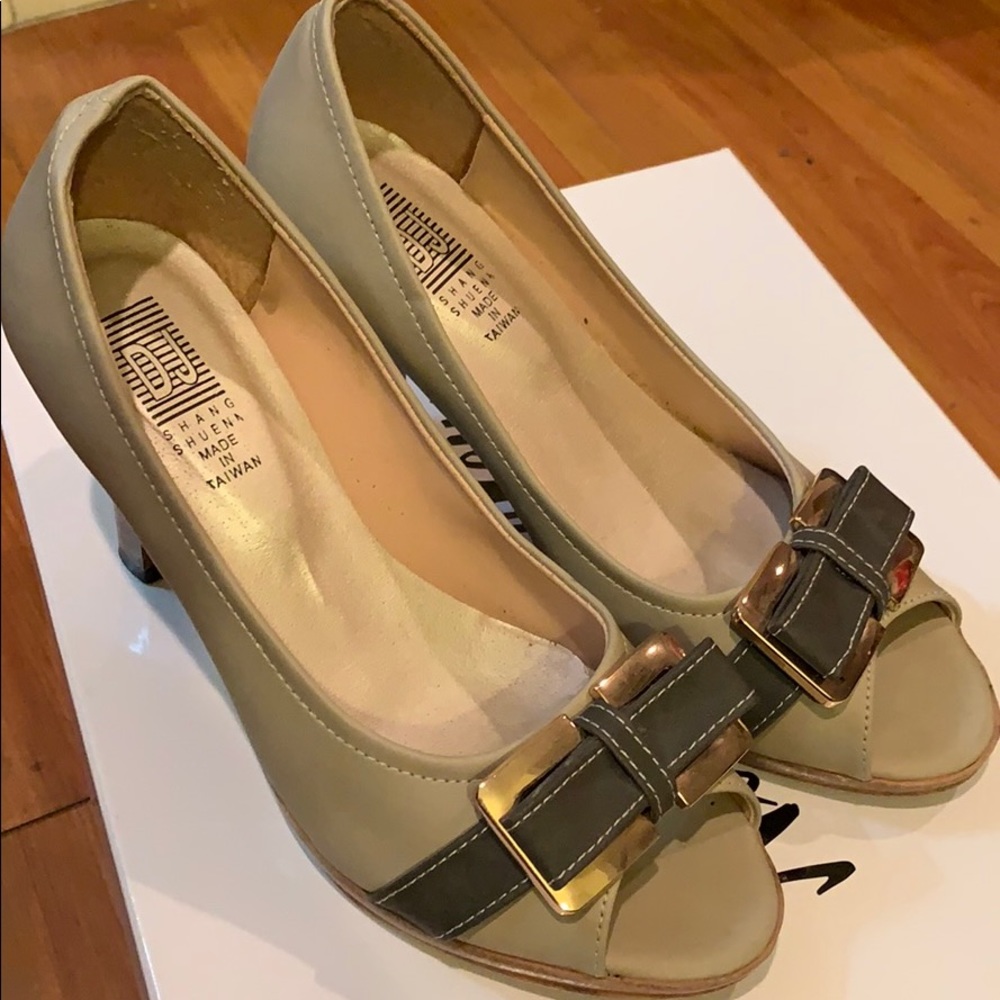 Open toe heels size 6
